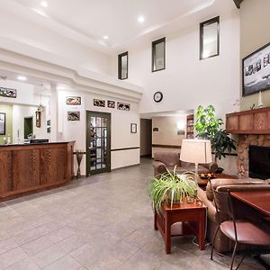 Super 8 By Wyndham Amherst Ns